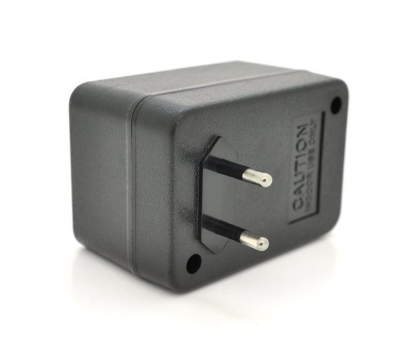 Трансформатор понижающего напряжения 100W Input 220 V/Output 110V, + универсальная розетка - Фото 2 Трансформатор понижающего напряжения 100W Input 220 V/Output 110V, + универсальная розетка - изображение 2