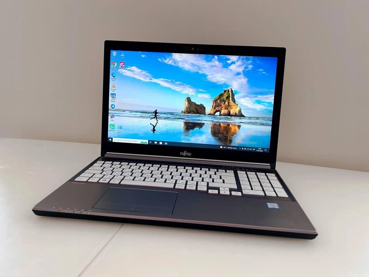 Fujitsu ノートPC Intel Core i5 E756/M Купить ноутбук БУ Fujitsu LIFEBOOK E756 Intel HD Graphics – UASTORE Windowsノート本体