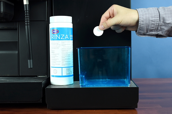 Tabletki do czyszczenia spieniacza Urnex Rinza M61 120 szt (1001000034) - obraz 2