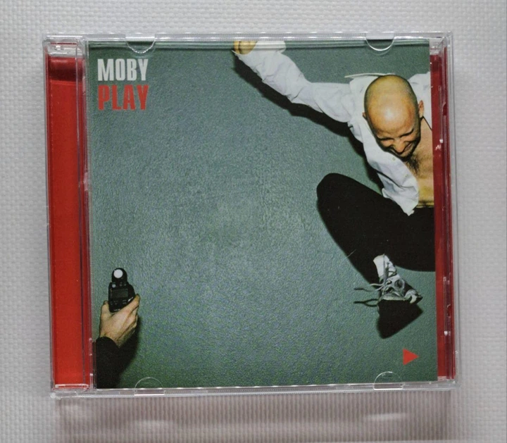 Moby – Play (1999) Audio CD (импорт, буклет) - Фото 2 Moby – Play (1999) Audio CD (импорт, буклет) - изображение 2