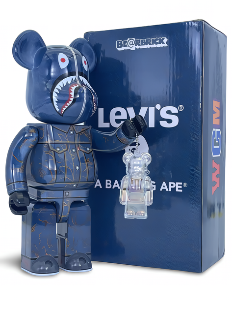 Статуэтка Bearbrick x BAPE x Levis 400% 28 см Medicom Toy Акула в костюме. - изображение 5