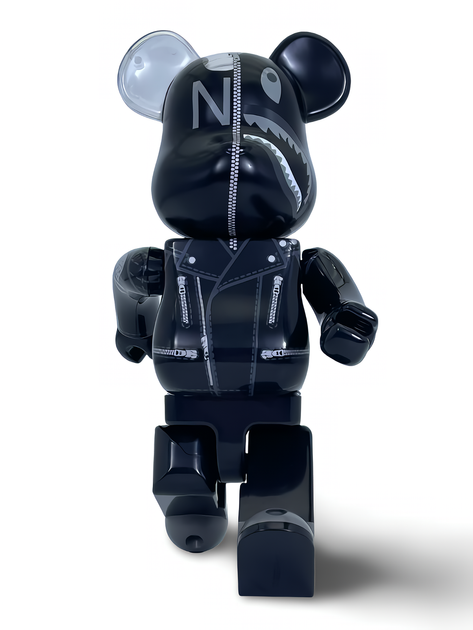 Статуетка Bearbrick x BAPE x Neighborhood 400% 28 см Акула Medicom Toy в костюмі. - зображення 11