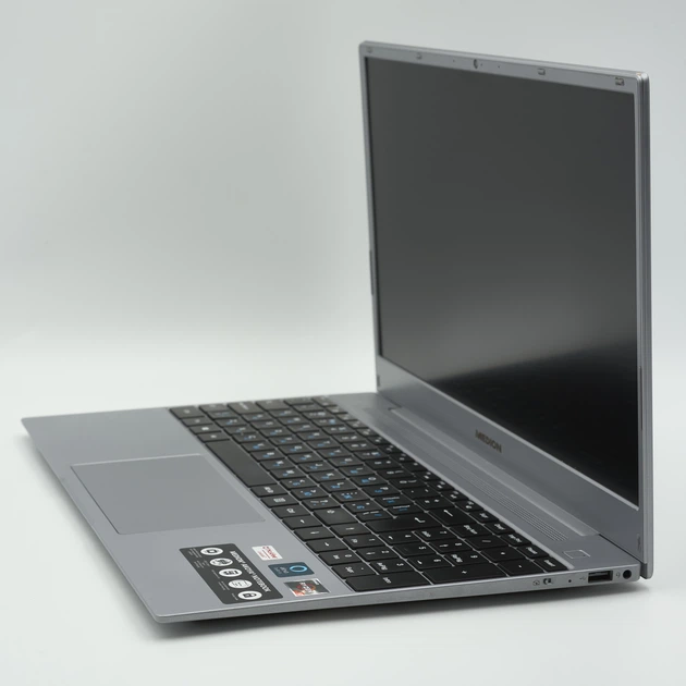 Ноутбук 15.6" Medion (Lenovo Group) E15302 AMD Ryzen 5 3500U RAM 8 ГБ SSD 512 ГБ Radeon Vega 8 Graphics б/в Win10 (2735) - изображение 4