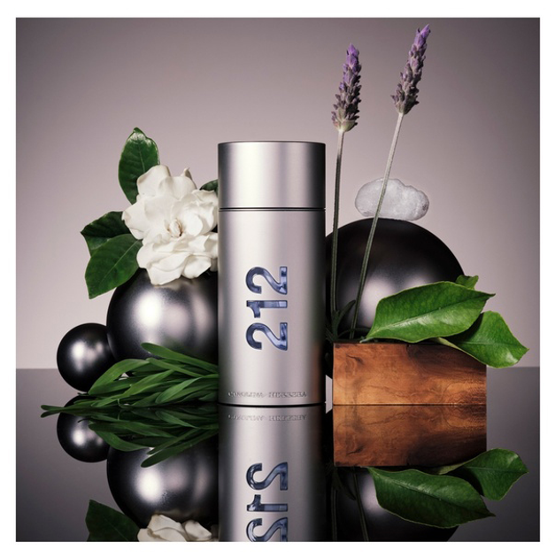 Туалетна вода для чоловіків Carolina Herrera 212 Men NYC 100 мл (8411061043868) - зображення 3