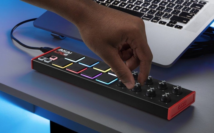 Mini kontroler USB/MIDI AKAI LPD 8 MKII - obraz 4
