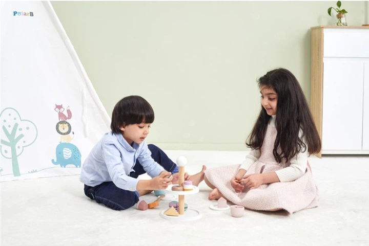 Zestaw do zabawy Viga Toys PolarB Drewniana patera na muffiny 15 elementów (6971608440946) - obraz 10