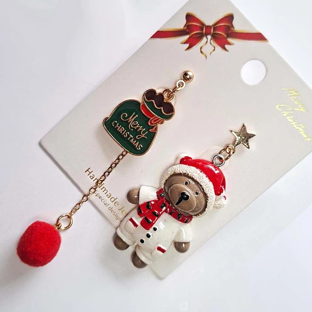 Серьги новогодние Анна Ясеницька "Merry Christmas", разноцветные, 7,8 см і 6,7 см - Фото 4 Серьги новогодние Анна Ясеницька "Merry Christmas", разноцветные, 7,8 см і 6,7 см - изображение 4