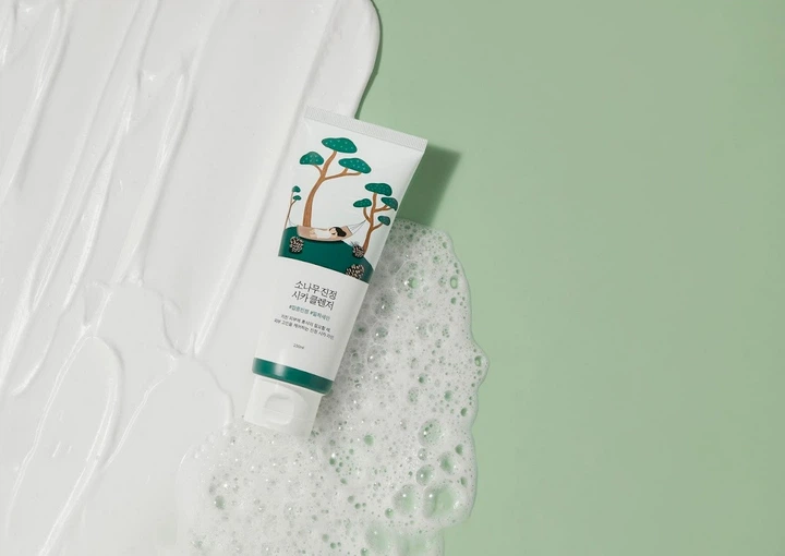 Пенка очищающая с экстрактом игл сосны Round Lab Pine Calming Cica Cleanser 150 мл - Фото 3 Пенка очищающая с экстрактом игл сосны Round Lab Pine Calming Cica Cleanser 150 мл - изображение 3