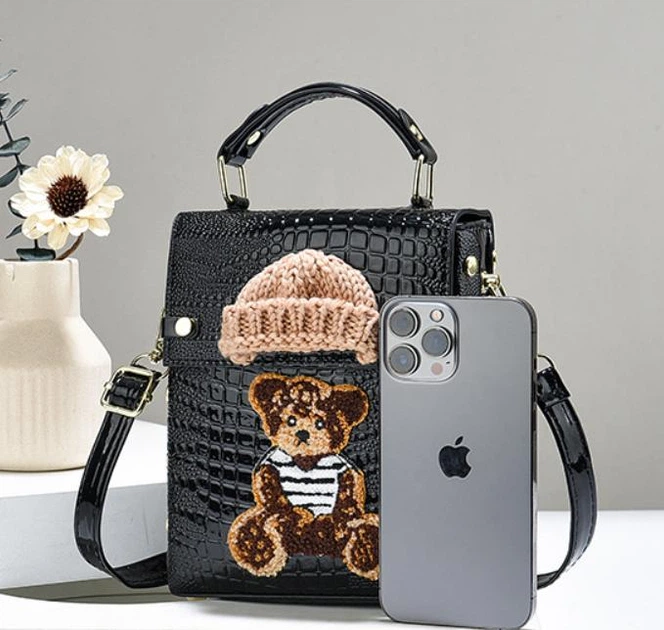 Детская мини сумочка с мишкой Bear сумка лаковая рептилия для девочек с медведем черная (1645Ч) - Фото 7 Детская мини сумочка с мишкой Bear сумка лаковая рептилия для девочек с медведем черная (1645Ч) - изображение 7