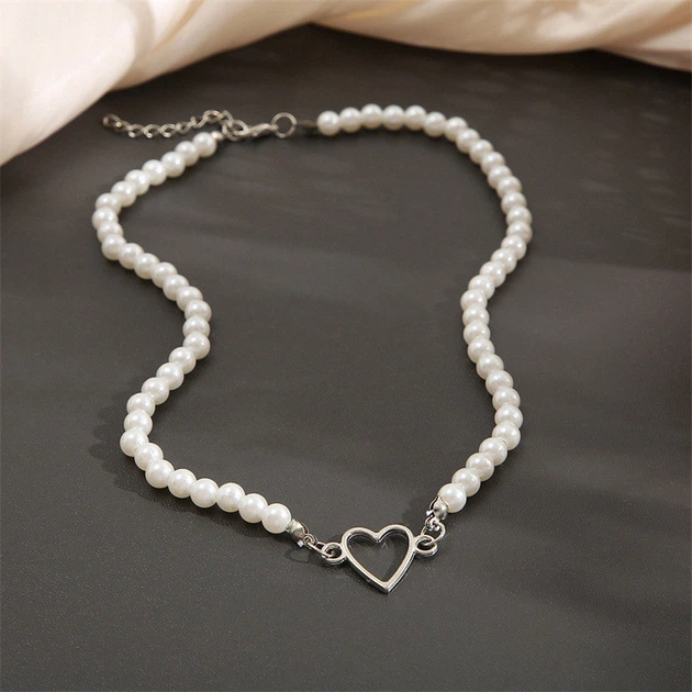Ланцюжок з перлинами та сердечком Honey Fashion Accessories білий+сріблястий (12-197) - Фото 1 Ланцюжок з перлинами та сердечком Honey Fashion Accessories білий+сріблястий (12-197) - зображення 1