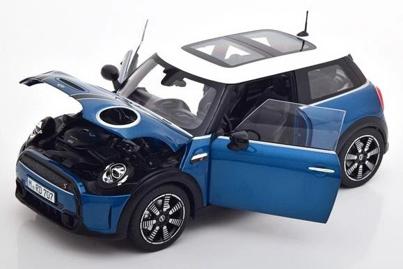 Модель автомобіля MINI Cooper S (F56) Island Blue, Scale 1:18
