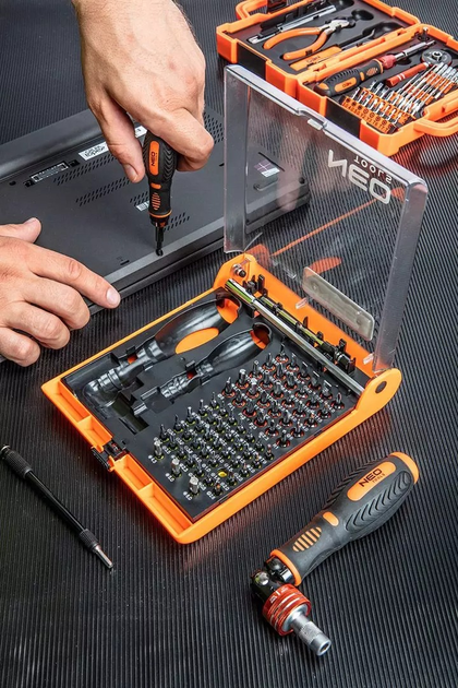 Zestaw końcówek wkrętakowych NEO Tools z uchwytem 73 szt 06-115 (5907558431896) - obraz 3