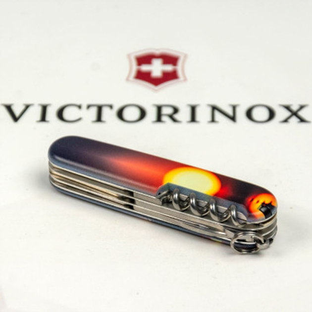 Нож Victorinox Climber Zodiac Дракон в променях сонця (1.3703.3_Z3270p) - изображение 2