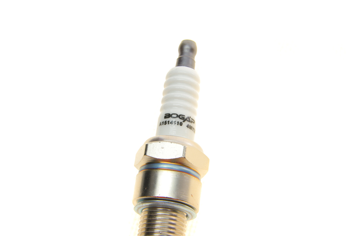 Свічки BOGAP A1514110 Volkswagen Polo, Golf, Vento, Passat, Caddy, Jetta, Scirocco; Seat Cordoba, Ibiza, Toledo; Audi 80, 100, A6; Skoda Felicia, Octavia 101000026AB, 101000036AA, 101000040AD - зображення 2