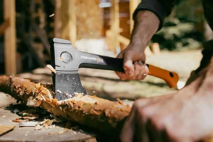Универсальный топор Fiskars X-series X18 Universal S - изображение 7