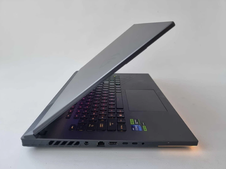 Ноутбук Asus ROG Strix G18 814 - I9 13980HX/RTX 4080 12GB/WQXGA 240Hz Б/В - Фото 7 Ноутбук Asus ROG Strix G18 814 - I9 13980HX/RTX 4080 12GB/WQXGA 240Hz Б/В - зображення 7