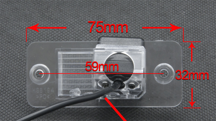 Штатная камера заднего вида Volkswagen Touareg 7L 2002-2010 / Volkswagen Tiguan 2007-2014 (КЗШ-0617-4) AHD - изображение 2