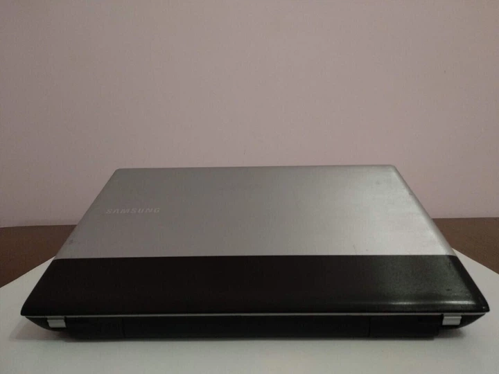 Ноутбук Б-класс Samsung RV511 / 15.6" (1366x768) TN / Intel Pentium P6200 (2 ядра по 2.13 GHz) / 4 GB DDR3 / 120 GB SSD / nVidia GeForce 315M, 512 MB DDR3, 64-bit / WebCam / DVD-ROM / HDMI / АКБ не держит б/у - Фото 7 Ноутбук Б-класс Samsung RV511 / 15.6" (1366x768) TN / Intel Pentium P6200 (2 ядра по 2.13 GHz) / 4 GB DDR3 / 120 GB SSD / nVidia GeForce 315M, 512 MB DDR3, 64-bit / WebCam / DVD-ROM / HDMI / АКБ не держит б/у - изображение 7