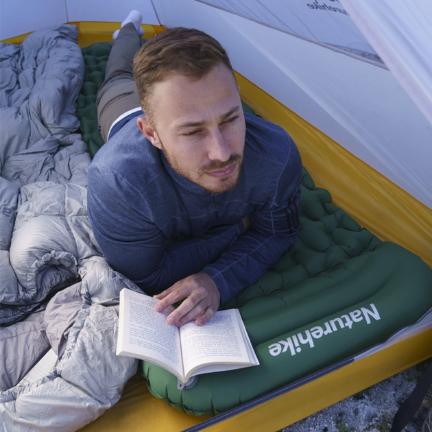 Надувной коврик Naturehike CNK2300DZ0001 Темно-синий R-Value 1.5 198х59х6.5 см - Фото 4 Надувной коврик Naturehike CNK2300DZ0001 Темно-синий R-Value 1.5 198х59х6.5 см - изображение 4