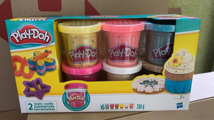 Пластилин Play-Doh 6 баночек из конфетти Плей масса для лепки из конфетти Variety Pack- Inc Cutters & 6 Cans Of Confetti - изображение 4
