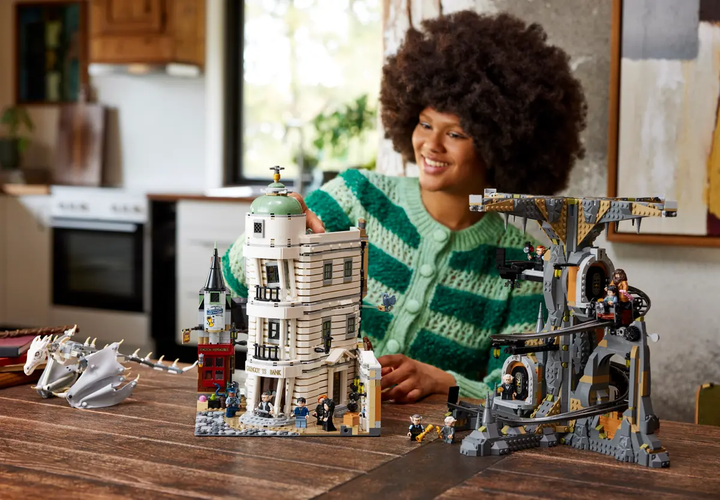 Zestaw klocków LEGO Harry Potter Czarodziejski Bank Gringotta - edycja kolekcjonerska 4801 element (76417) - obraz 13