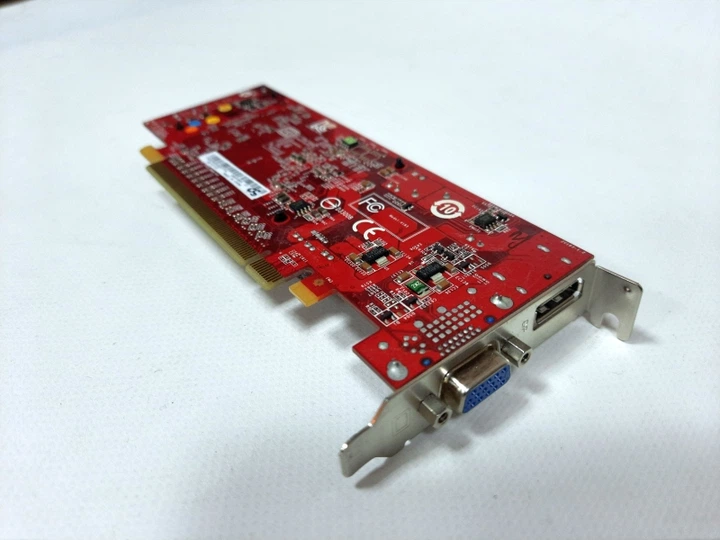Видеокарта Lenovo Geforce 310, 512 МБ, GDDR3, 64 бит, VGA, DP, низкопрофильная Б/У - изображение 2