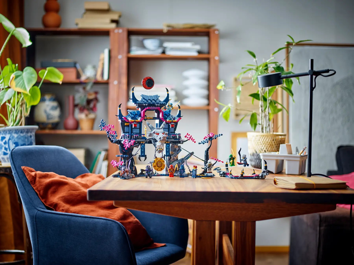 Конструктор LEGO Ninjago Додзьо тіней у Вовчій Масці 1190 елементів (71813) - зображення 6
