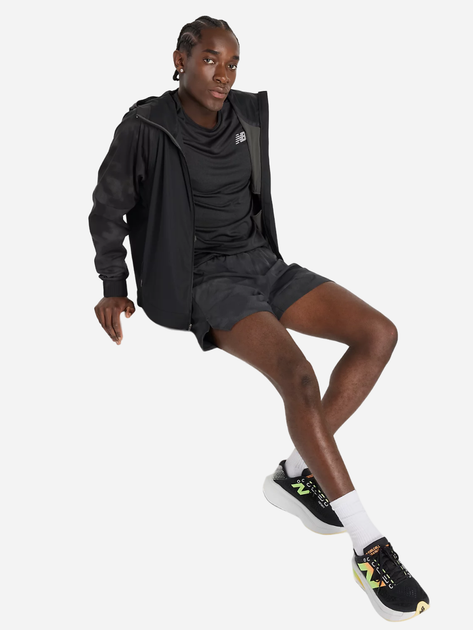Спортивная ветровка мужская New Balance Seasonal Premium Pr
