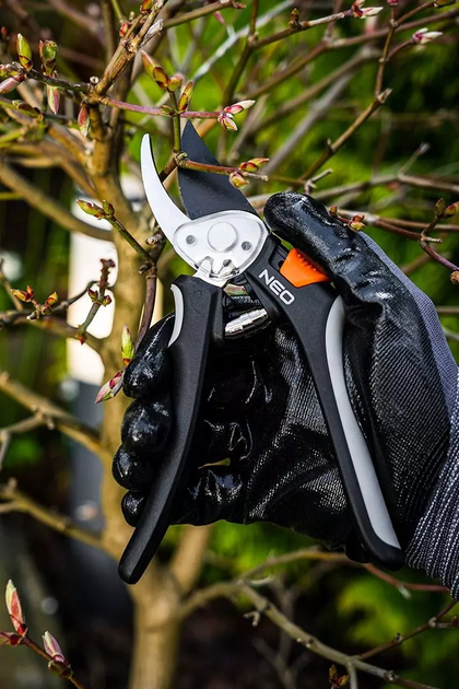 Sekator NEO Tools by-pass 200 mm do 18 mm z przekładnią 15-204 (5907558464795) - obraz 6