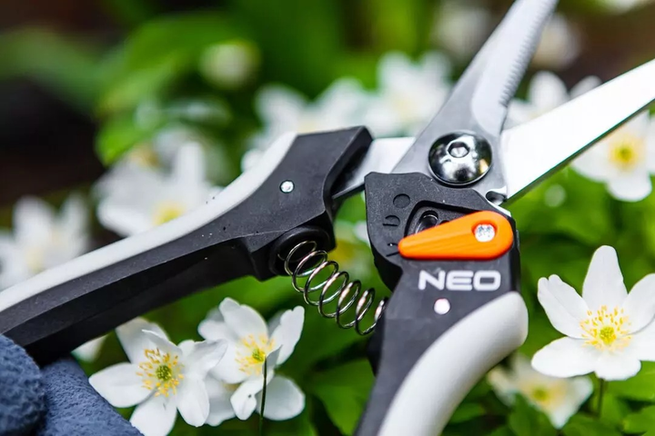 Sekator uniwersalny NEO Tools 210 mm do 6 mm 15-208 (5907558464818) - obraz 7