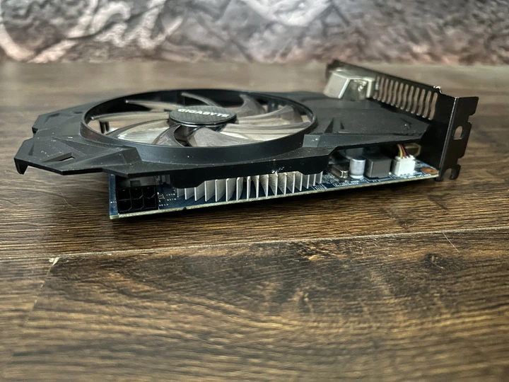 Видеокарта GTX 750Ti 2GB Gigabyte Windforce DDR5 (GV-N75TOC-2GI) Б/У - изображение 2