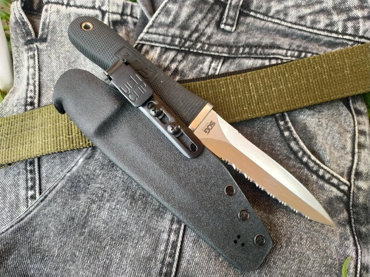 Компактний чохол на ніж Sog Pentagon. Чорний. Ультикліп - Фото 2 Компактний чохол на ніж Sog Pentagon. Чорний. Ультикліп - зображення 2
