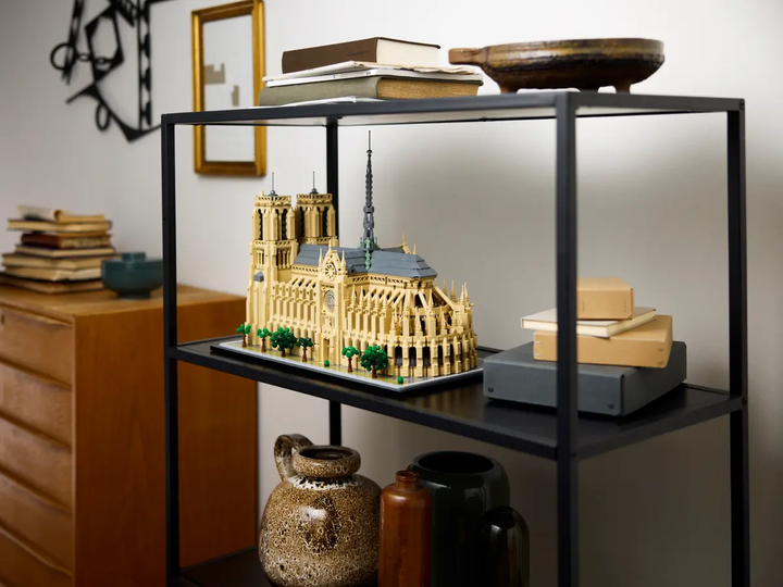 Zestaw klocków LEGO Architecture: Notre-Dame w Paryżu 4383 elementy (21061) - obraz 9