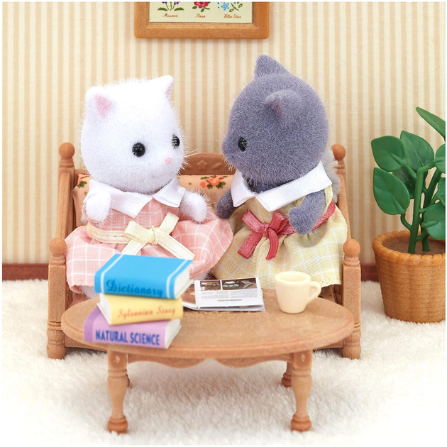 Набір фігурок Sylvanian Families Сім'я перських кішок (5054131054550) - зображення 3