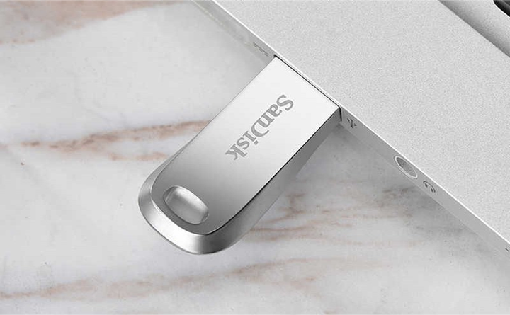 USB флеш-накопичувач SanDisk Ultra Luxe 32GB USB-A 3.1 Silver (SDCZ74-032G-G46) [114232] - зображення 5