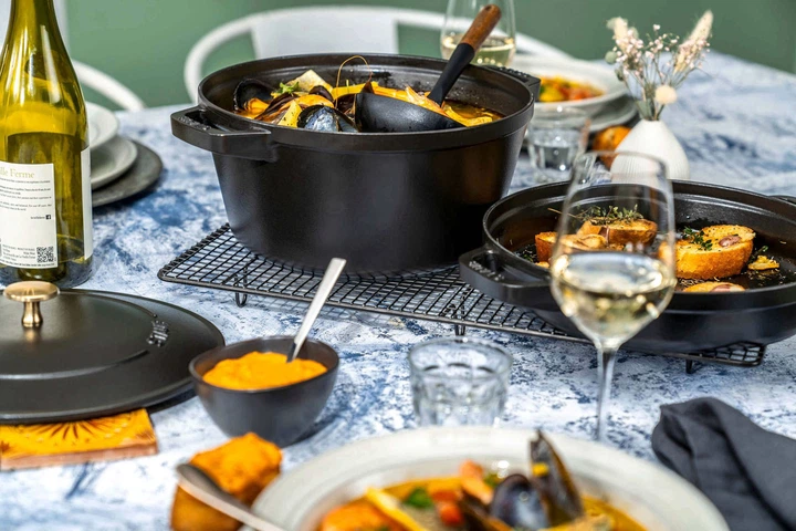 Набір посуду Staub з кришкою чорний 24 см 2 шт (40508-383-0) - зображення 10