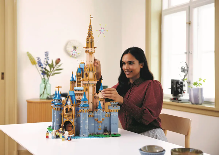 Zestaw klocków LEGO Disney: Zamek Disneya 4837 elementów (43222) - obraz 11