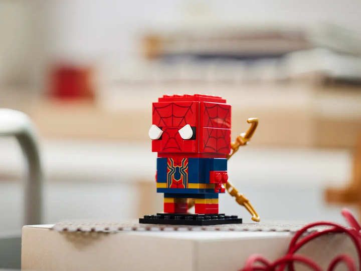 Zestaw klocków LEGO Marvel Iron Spider-Man 91 element (40670) - obraz 5