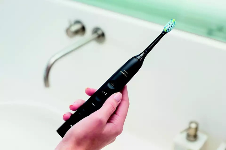 Набір електричних зубних щіток Philips Sonicare Diamond Clean 9000 HX9914/57 - зображення 4