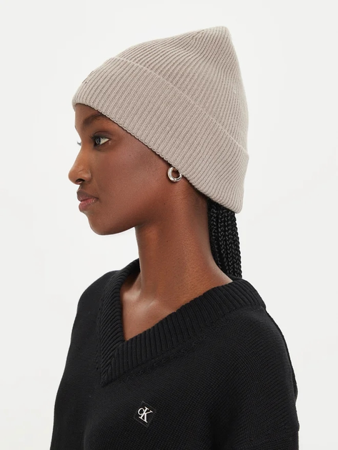 Czapka beany damska Calvin Klein K60K612590-PA0 One Size Beżowa (8720639556984) - obraz 3