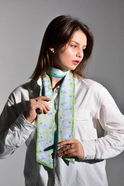 Авторський твіллі з українським принтом "Код націі" My Scarf - Фото 2 Авторський твіллі з українським принтом "Код націі" My Scarf - зображення 2