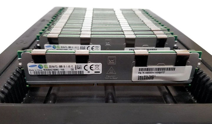Серверная оперативная память Samsung / 32 GB / 4Rx4 PC3-10600R / DDR3 ECC / 1333 MHz б/у - изображение 2