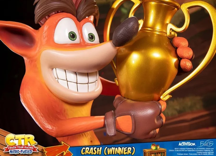 Figurka First 4 Figures Crash Team Racing Nitro-Fueled: Crash Winner (5060316623145) - obraz 5