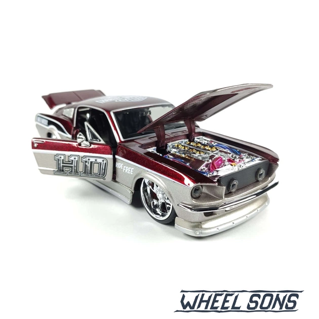 Модель автомобіля Ford Mustang GT 1967 1:24 Maisto (M3398