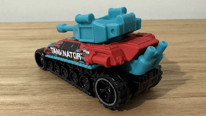 Машинка Базовая Hot Wheels Tanknator Netflix Ride-Ons 1:64 HTD42 Red - изображение 3