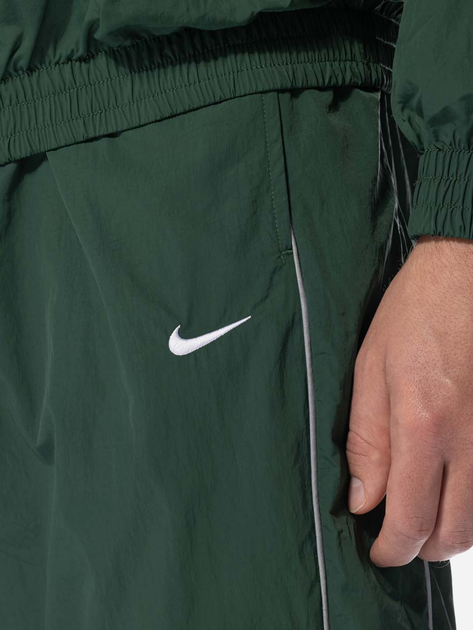 Спортивні штани чоловічі Nike FB8620-323 XL Зелені (196607423608) - зображення 3