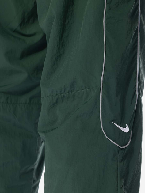 Спортивні штани чоловічі Nike FB8620-323 M Зелені (196607423585) - зображення 4