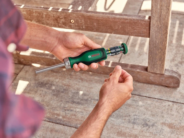 Викрутка Bosch з тріскачкою та 12 насадками (1600A02BX2) - зображення 4
