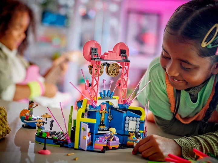 Конструктор Лего Френдс Музыкальное шоу талантов в Хартлейк-Сити Lego Friends 42616 - изображение 9