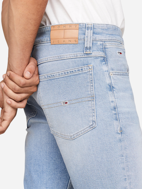 Krótkie spodenki męskie jeansowe Tommy Jeans DM0DM18793-1AB 29 Błękitne (8720646786077) - obraz 4